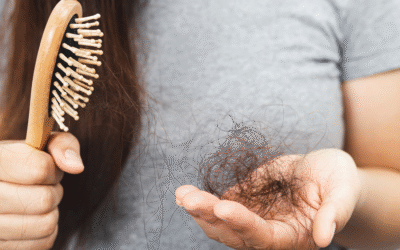 Queda de cabelo intensa: sinais de problemas e tratamentos